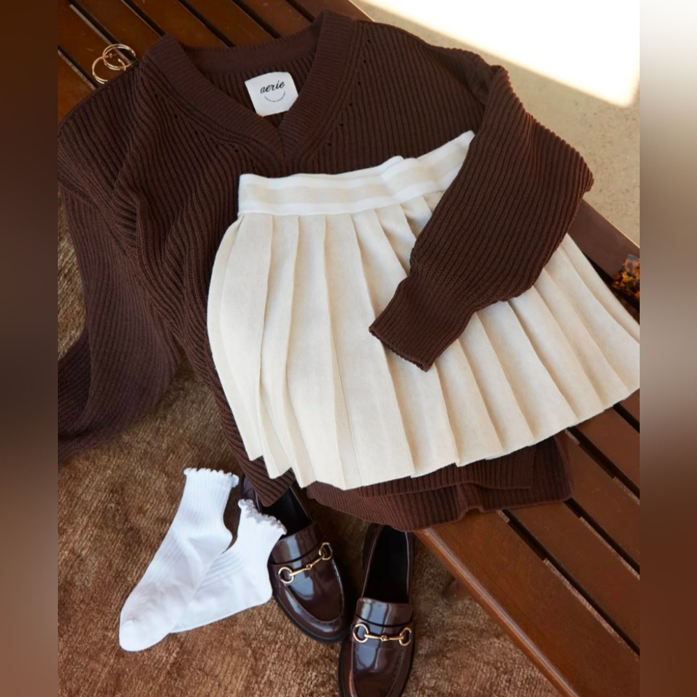 AERIE Pleated Mini Skirt Sweater Material Beige with White Striped Waist XXL NWT - Picture 2 of 16